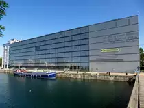 Stra�burg, der ehemaliges Segm�llerspeicher am Bassin d'Austerlitz wurde umgebaut zur Mediathek-Stadtbibliothek und 2008 eingeweiht, Juli 2016  