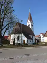 Kleinheppach, Ev. Kirche, erbaut im 15. Jahrhundert, Kirchturm erbaut erst 1955, Buntglasfenster von Hans Gottfried von Stockhausen (10.04.2016)