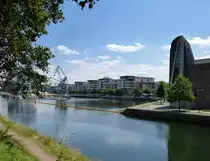 Stra�burg, Blick �ber das Bassin Dusuzeau zum neugebauten Stadtteil Neudorf, Juli 2016