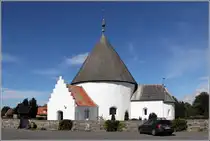 Die Ny kirke in Nyker ist die kleinste der vier Rundkirchen auf Bornholm. Sie besitzt auch nur zwei Stockwerke. 24.08.2016