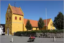 Allinge kirke entstand um 1500 als Kapelle und wurde 1896 zur Kirche ausgebaut. 27.08.2016