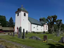 Flens Kyrka, �lteste Teile 12. Jahrhundert, Chor von 1664, Sakristei von 1746, Kirchturm von 1795 (14.06.2016)