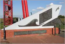 Butjadingen. Das Deichbau-Denkmal in Eckwarderh�rne erinnert an die Deichbauma�nahmen der Jahre 1990 - 1994. 27.09.2016