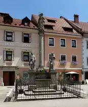 Skofja Loka, die Mariens�ule von 1751 auf dem Stadtplatz, Juni 2016