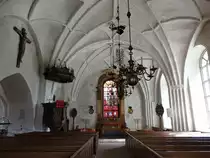 Tors�ng, Innenraum der Ev. Kirche, Sterngew�lbe aus dem 15. Jahrhundert, Kanzel von 1624 (16.06.2016)