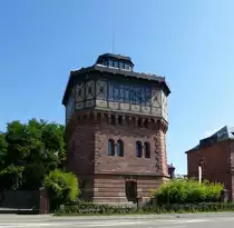 Stra�burg, der fein restaurierte Wasserturm nahe dem Hauptbahnhof, beherbergt ein Museum f�r afrikanische Kultur, Aug.2016