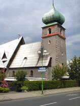 Kirche in Krummh�bel am Fu�e der Schneekoppe, Polnisches Riesengebirge im Sommer 2004


* Polen/Niederschlesien/Karpacz (Krummh�bel)
