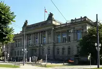 Stra�burg, das ehemalige Parlamentsgeb�ude f�r das Reichsland Elsa�-Lothringen am Platz der Republik (fr�her Kaiserplatz), heute Nationaltheater, Aug.2016