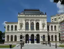 Ljubljana, die Slowenische Nationalgalerie, das Kunstmuseum f�r Malerei und Skulpturen, 1896 als  Volkshaus  erbaut, Juni 2016