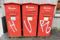 BERGEN (Fylke Vestland, bis 31.12.2019 Fylke Hordaland), 10.09.2016, drei Briefk�sten nebeneinander in der Christies gate; hier wird wohl noch viel geschrieben