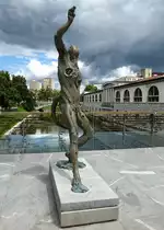 Ljubljana, Kunstwerk von Jakov Brdar, ausgestellt auf der Metzgerbr�cke, Juni 2016