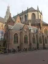 Haarlem, Grote Kerk oder St. Bavo Kerk, sp�tgotische kreuzf�rmige Basilika, erbaut im 14. Jahrhundert, Langhaus erbaut 1473 (26.08.2016)