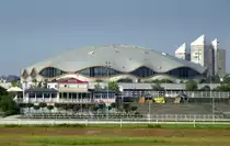 Ljubljana, die Mehrzweckhalle im Sportzentrum Stozice im Stadtteil Bezigrad, die 2010 er�ffnete Halle mit dem markanten Dach fa�t max.14000 Besucher, Juni 2016