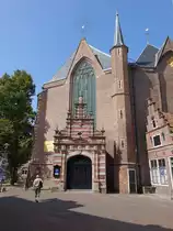 Enkhuizen, Westerkerk oder St. Gommaruskerk, erbaut von 1470 bis 1540, gotische Hallenkirche (27.08.2016)