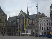 Amsterdam, Nieuwe Kerk oder st. Catharina Kerk, Chor um Umgang der sp�tgotischen kreuzf�rmigen Basilika um 1400, Sakristei von 1414, Kirchenschiff erbaut 1435, Chorkapellen 15. Jahrhundert (28.08.2016)