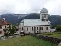 Dorfkirche von Belleydoux, erbaut von 1830 bis 1832 (17.09.2016)