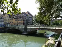 Stra�burg, die Wilhelmsbr�cke �berquert die Ill und verbindet den Stadtteil Krutenau mit der Altstadt, Aug.2016