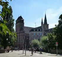 Stra�burg, Blick zur Kirche St.Peter, geh�rt zu den bedeutentsten historischen Kirchenbauten der Stadt, Aug.216
