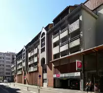 Stra�burg, ins Wohngebiet der Innenstadt integriertes Parkhaus, Juli 2016