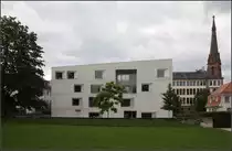 . Sichtbeton -

Mir gef�llt dieser Betonkubus durchaus. KinderUniversum in Karlsruhe.

26.06.2016 (M)