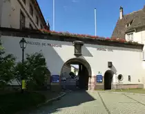 Stra�burg, das Eingangsportal zum �ffentlichen Krankenhaus und der Uni-Klinik, Juli 2016