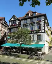 Stra�burg, in diesem original els��ischen Fachwerkhaus befindet sich das Hotel-Restaurant  Goldener Hirsch  (Cerf&Or), Juli 2016