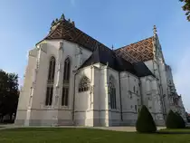 Bourg-en-Bresse, k�nigliche Kloster Brou mit gro�er Abteikirche, erbaut von 1513 bis 1532 durch Margarete von �sterreich, Baumeister Louis Van Bodeghem (23.09.2016)