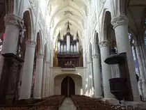 Chalons-en-Champagne, Innenraum der Kathedrale St. Etienne, Orgel erbaut 1848 durch Orgelbauer John Abbey (09.07.2016)