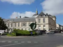 Chalons-en-Champagne, Rathaus und Statue f�r Jean Talon (09.07.2016)