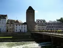 Stra�burg, der Henkerturm und die Schlachthausbr�cke (Pont de l'Abattoir), Juli 2016