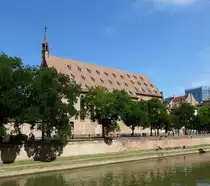 Stra�burg, die katholische Johanniskirche, die gotische Klosterkirche wurde 1477 erbaut, Juli 2016