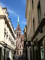 Stra�burg, Blick durch die Kirchgasse (Petite Rue de Eglise) zur protestantischen Kirche  Jung Sankt Peter , Juli 2016
