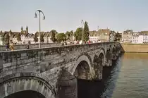 Sint Servaasbrug �ber die Maas in Maastricht. Aufnahme: Juli 2004.