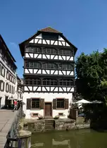Stra�burg, an der Fasanenbr�cke �ber die Ill im Stadtviertel Klein Frankreich, Juli 2016