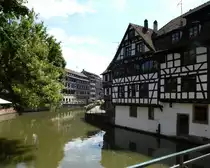 Stra�burg, historisches Fachwerk an der Ill im Gerberviertel, Juli 2016