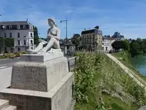 Chateau-Thierry, Statue an der Pont Aspirant de Rouge (09.07.2016)