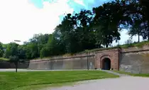 Stra�burg, Eingangstor zur Zitadelle, eine von Vauban 1681 erbaute Verteidigungsanlage, heute Parkanlage, Juli 2016