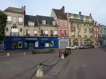 Noyon, H�user am Place Bertrand Labarre (10.07.2016)