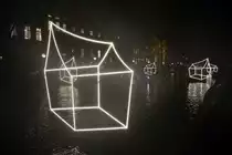 Lichtkunst �Welcome To My Home� am Herengracht in Amsterdam. Aufnahme: 3. Januar 2017.