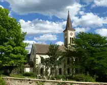 Laufen im Markgr�flerland, die St.Johannis-Kirche, erbaut 1852-56, Juli 2016
