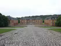 Dampierre-en-Yvelines, Schloss, erbaut von 1675 bis 1683 durch Charles Honor� d’Albert, dem Herzog von Chevreuse, Architekt Jules Hardouin-Mansart (11.07.2016)