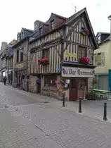 Domfront, H�user in der Grande Rue (11.07.2016)