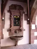 Freiburg, der Brunnen von 1898 im Innenhof des Neuen Rathauses, April 2015