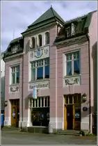 Troms�. Das Jugendstilgeb�ude Storgata 93B beherbergte den Kinematograf.
Scan eines Fotos vom August 2003.