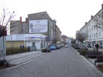 Frankfurter Stra�e, Blickrichtung Westen und Privathaus mit sehr gut erhaltener DDR-Werbung