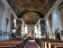Aschaffenburg, Innenraum der Pfarrkirche zu unseren lieben Frau, Deckengem�lde von Professor Hermann Kaspar, Hochaltar von 1772, Seitenalt�re von 1780 (17.07.2016)