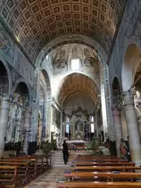 Verona, Innenraum der Kirche St. Maria in Organo, Chorgest�hl von 1491 (07.10.2016)