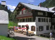 Deutschlands s�dlichste st�ndig bewohnte Siedlung ist Ein�dsbach mit dem Gasthof (Landkreis Oberallg�u - Sommer 2004)