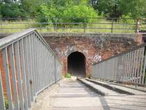 Passend zum Bild 4282 von Thomas Wendt das erste Erg�nzungsbild. Die von ihm angesprochenen  stillgelegte  Bahnstrecke ist die Osteinfahrt/Ausfahrt  der Bahnstrecke Frankfurt/Oder - Grunow - Cottbus. Die ist zwischen Grunow und Cottbus stillgelegt und abgebaut. Die aufnahmen wurden am 14.08.2007 gemacht.