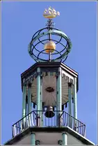 Emden. Die Spitze des Rathausturms wird von einem vergoldeten 3-Mast-Segelschiff geziert.
10.03.2017